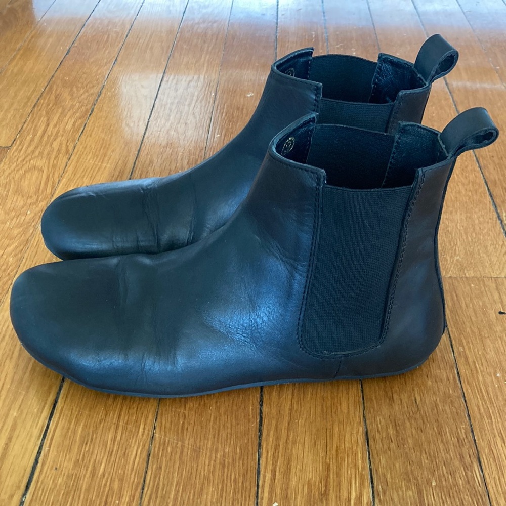 FEETSUTRA  black full leather Barefoot Chelsea boots